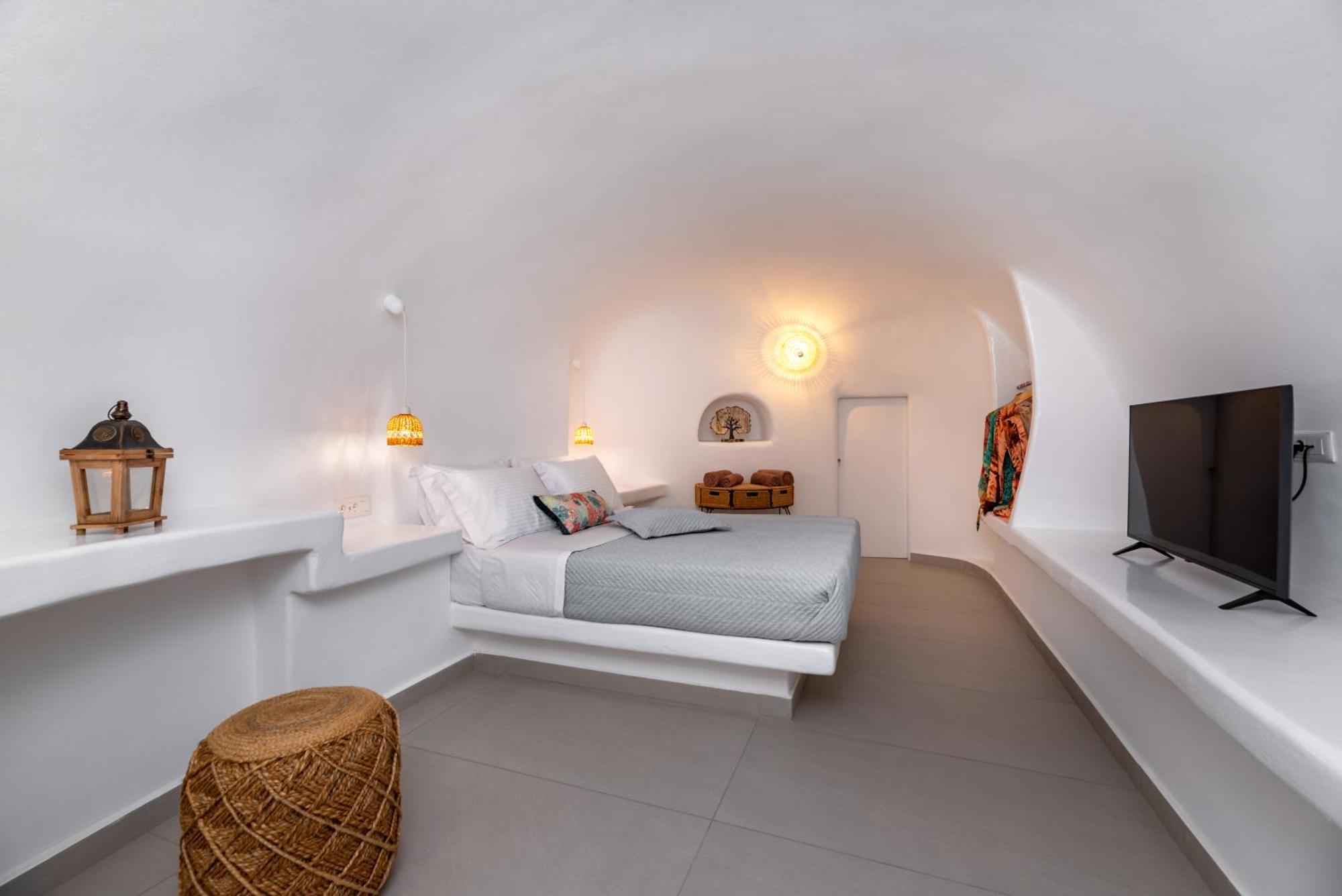 Deep Cave Suites Kontochori Fira  Exteriér fotografie